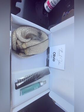 Olivia X Easilocks
Straight Collection Ice Blonde extension